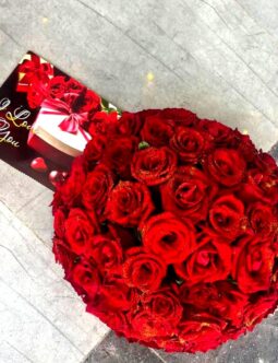 Red Roses with Postcard